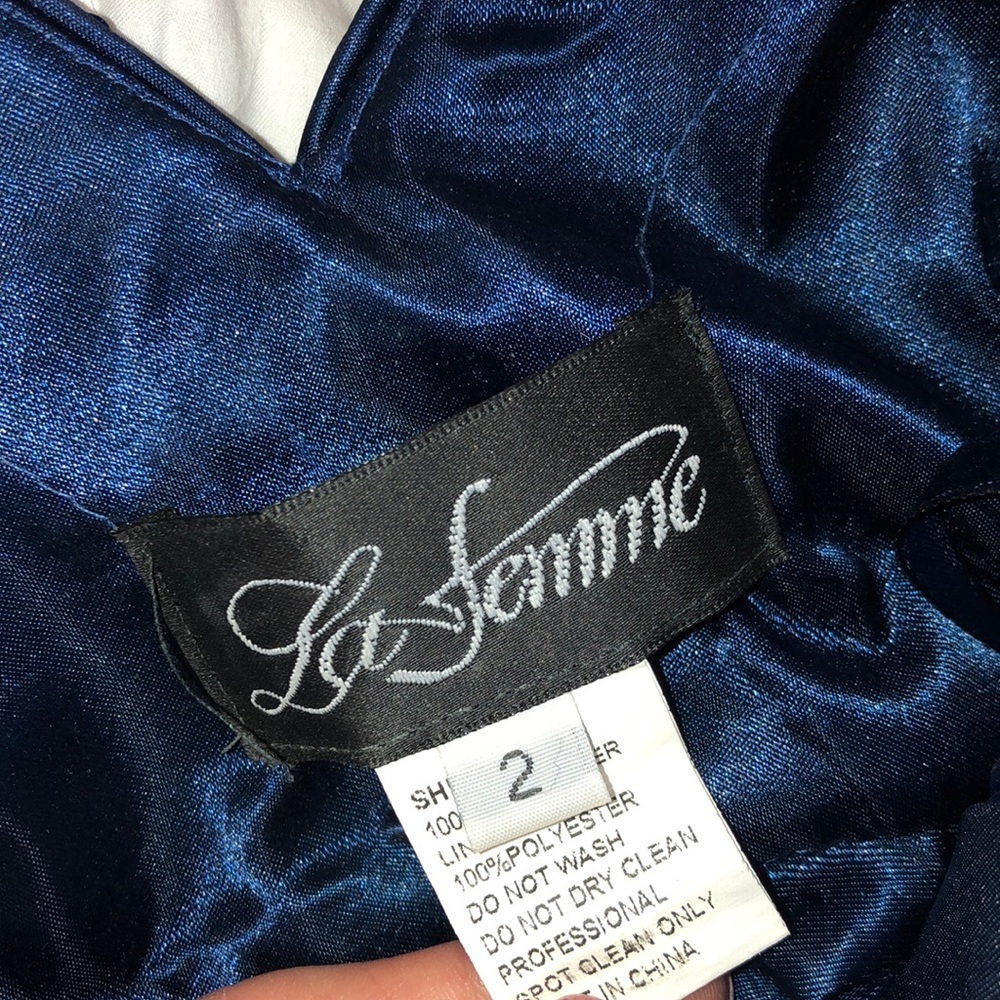 Gorgeous royal blue dress ✨ - Picture 7 of 8